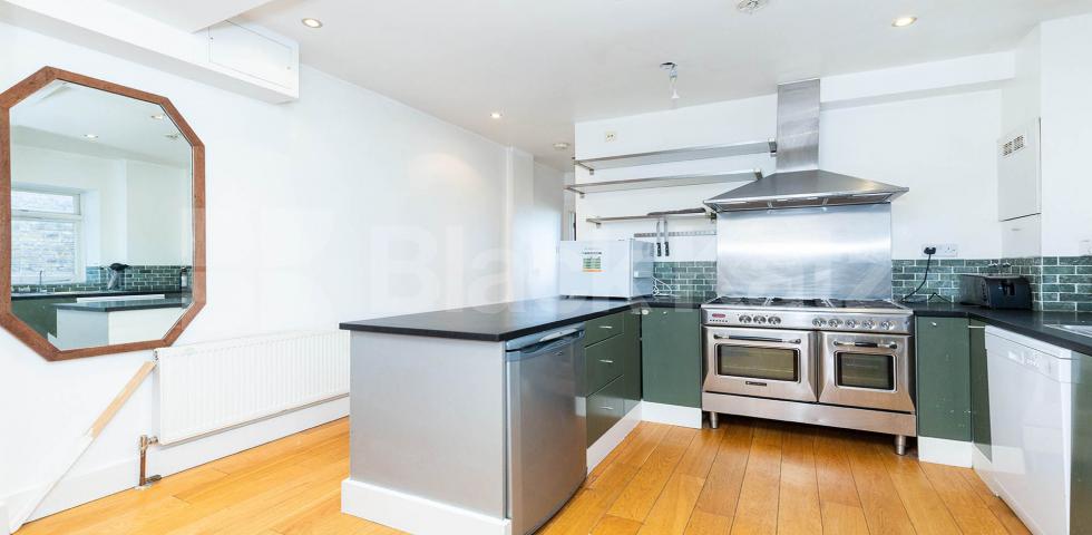 			**RENT INCLUDES COUNCIL TAX**, 3 Bedroom, 1 bath, 1 reception Flat			 Coniston Road, Crouch End
